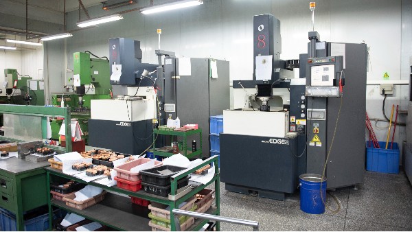 塑膠模具制造結構會造成注塑件成型加工缺陷嗎？